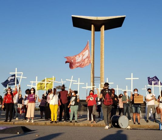 País chega a 100 mil mortos com manifestações contra a política genocida do governo Bolsonaro frente à pandemia
