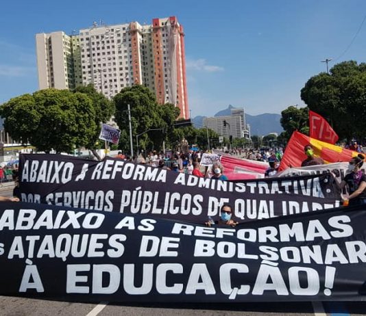 Comunidade da Uerj se junta a milhares em todo país no Ato em defesa da Vida, pelo fim do Governo genocida