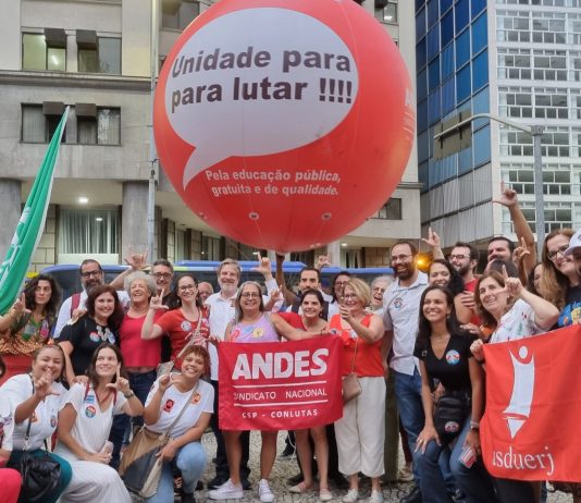 Educação vai às ruas contra cortes de verbas e pela democracia