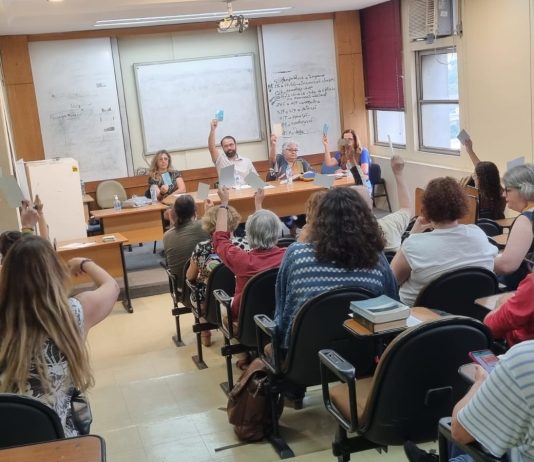Em duas assembleias seguidas, docentes aprovam antecipação, calendário e regimento das eleições Asduerj, biênio 2023-2025