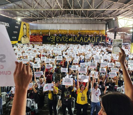 Rede estadual segue mobilizada após descontos salariais por conta da greve. Ato nesta quarta às 10h