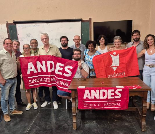 Posse da nova diretoria da Adesfaetec expressa fortalecimento das seções sindicais do Andes-SN no Rio
