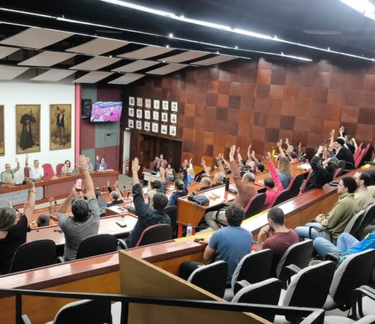 Consun aprova proposta que cria adicional para servidores da Uerj