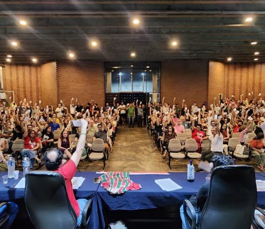Assembleia docente da Uerj delibera pela suspensão da greve e retorno ao estado de greve