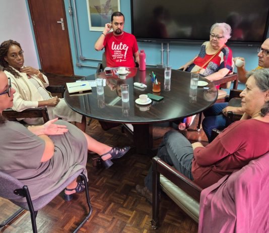 Conquistas da greve no contracheque e acesso de aposentados ao Restaurante universitário