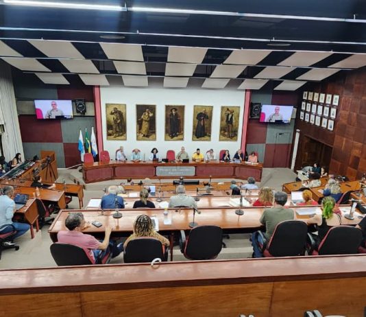 Consun aprova moção pelo avanço das cotas nos concursos docentes da Uerj